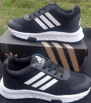 ADIDAS RUN NEGRAS