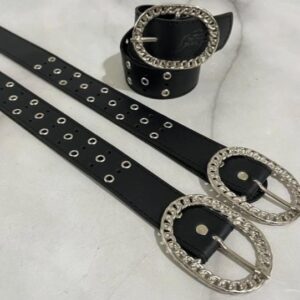 CINTO HEBILLA REDONDA DESTACADA Y TACHAS